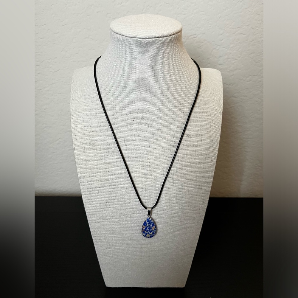 NEW Tear Drop Stone 18 in. Necklace #7
